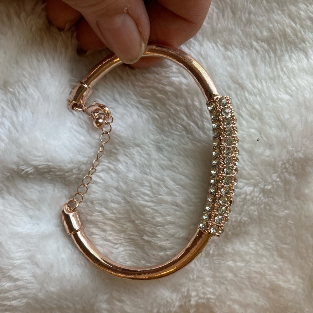 Rosegold Tone Bracelet with Clear Stones‎